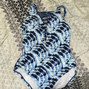 One piece swim